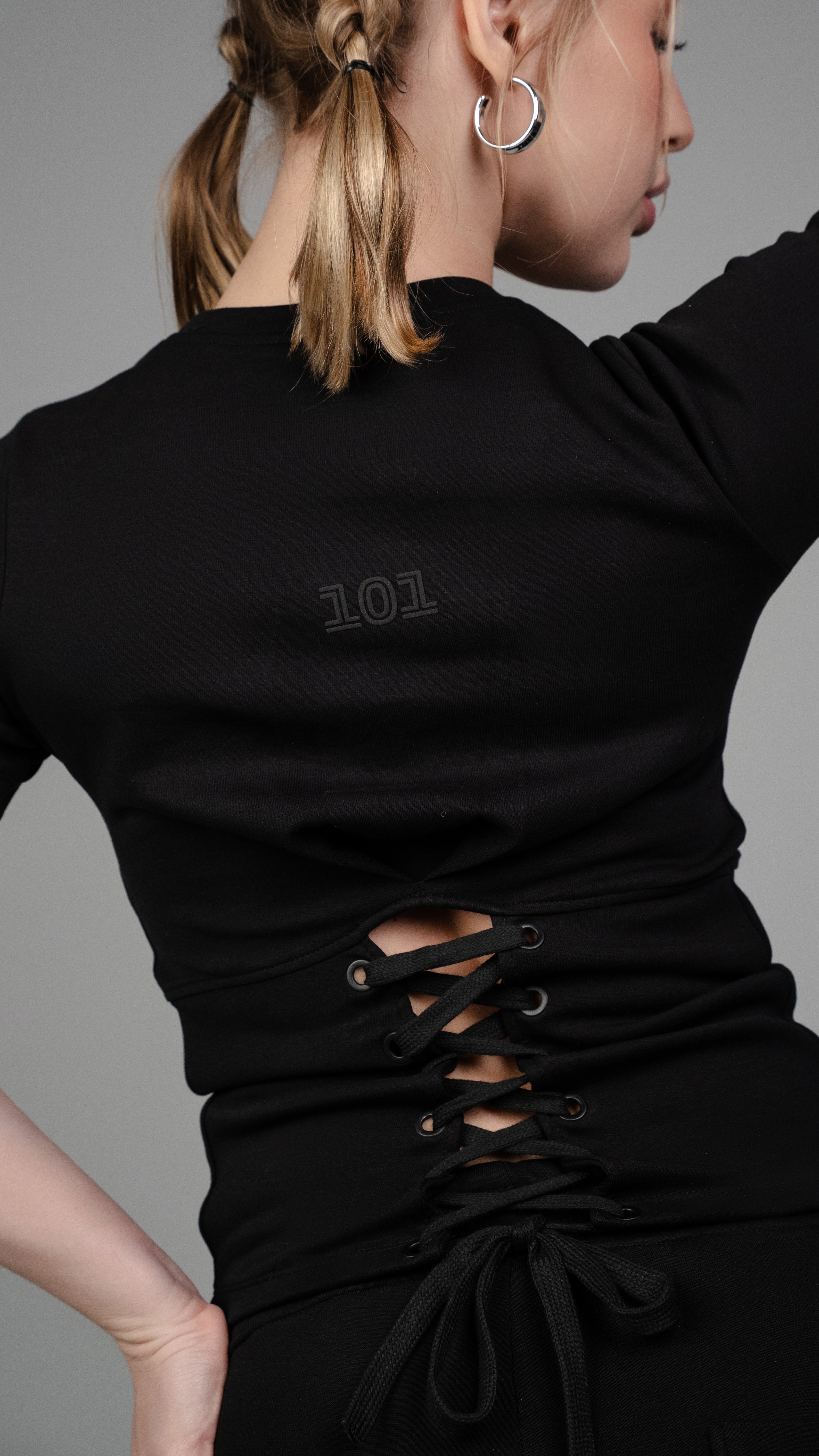 BACKLESS TOP